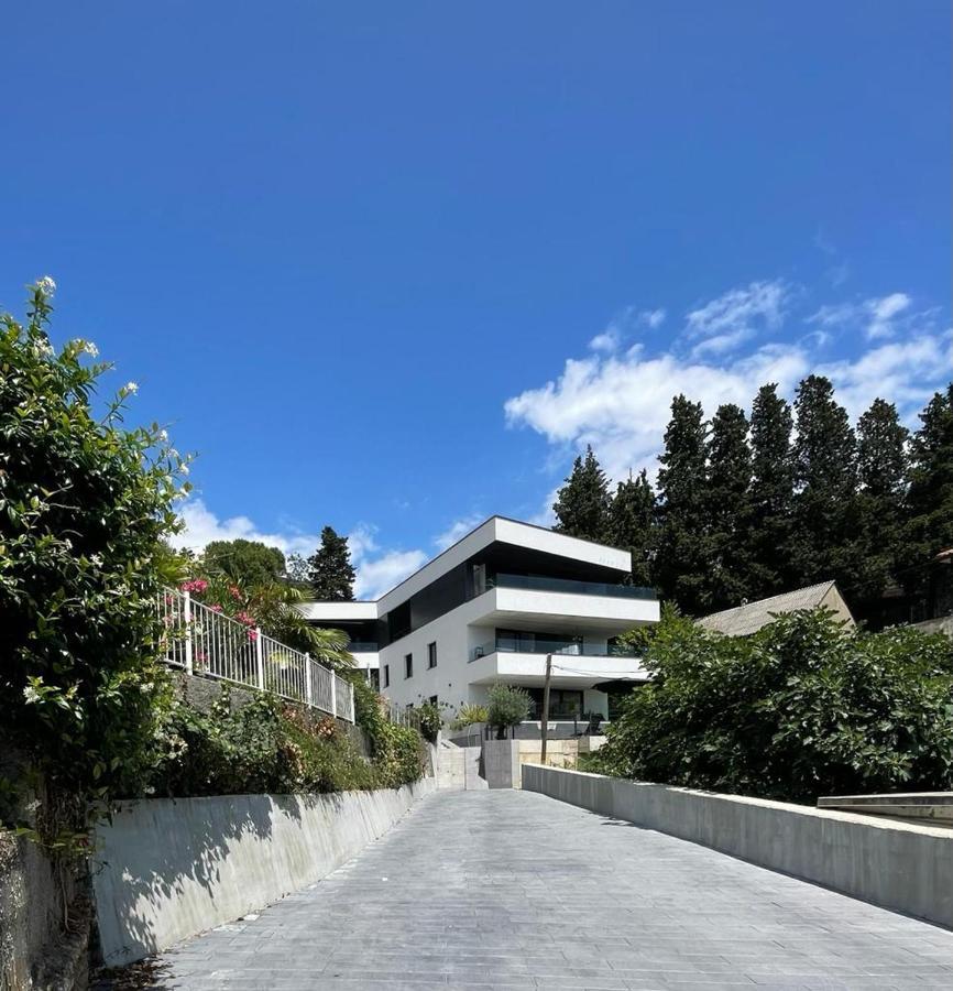 Aparthotel Villa V With Heated Pool Rijeka Eksteriør billede